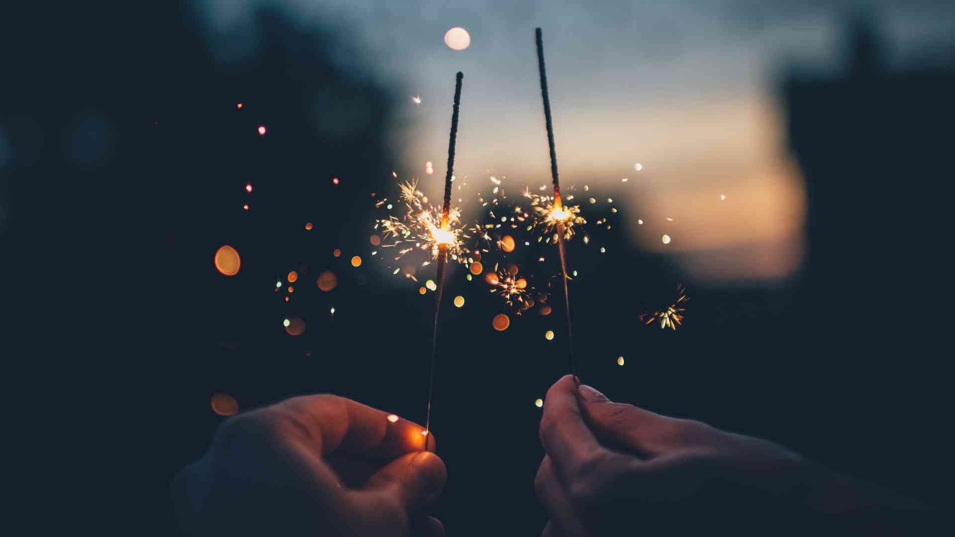 Here’s the full translation of the content with all its sections and details:

---

### **10 Magical Places to Celebrate New Year in Guatemala**

**Say goodbye to the year in style and welcome the new one in a setting full of magic and culture!**

Guatemala, the heart of the Mayan world, offers unique destinations to experience New Year’s Eve like never before. Whether you’re looking for a relaxing lakeside getaway, a cultural celebration in a colonial town, or a vibrant beach party, here you’ll find the perfect places to greet the new year with enthusiasm and positive vibes. Keep reading to discover the 10 magical destinations that await you!

---

### **1. Lake Atitlán: Fireworks Over a Natural Mirror**
Imagine a fireworks display reflected on the serene waters of Lake Atitlán, surrounded by majestic volcanoes. Every lakeside town has its unique celebration. From the lively party in Panajachel to the spiritual ceremonies in San Marcos La Laguna, Atitlán offers something for everyone.

**Recommendation:** Book a special dinner at a lakeside restaurant or join the boat parties that cruise the lake while the best rhythms of the season play.

![1.jpg](https://s3.us-south.cloud-object-storage.appdomain.cloud/bucket-travelisimo/1_03a2f876bb)

---

### **2. Monterrico: New Year’s on the Beach**
For lovers of sun and sand, Monterrico is the ideal spot. The volcanic black-sand beaches provide the perfect setting to enjoy live music, delicious food, and a relaxed vibe. At midnight, the beach parties come alive with fireworks and DJs playing until dawn.

**Travel Tip:** Take a boat tour through the mangrove canals during the day and end the night at one of the beachfront resort parties.

![2.jpg](https://s3.us-south.cloud-object-storage.appdomain.cloud/bucket-travelisimo/2_b20614099c)

---

### **3. Cerro de la Cruz, Antigua Guatemala: Spectacular Views**
For those seeking a more tranquil yet magical experience, Cerro de la Cruz in Antigua Guatemala offers panoramic views of the illuminated city. This spot is perfect for couples or families who want to enjoy a relaxed evening with breathtaking views of the colonial city’s fireworks.

**Pro Tip:** Arrive early to secure a good spot and bring a blanket to enjoy the show comfortably.

![3.jpg](https://s3.us-south.cloud-object-storage.appdomain.cloud/bucket-travelisimo/3_33b6cfa2f5)

---

### **4. Antigua Guatemala: The Colonial City of Celebrations**
Antigua Guatemala, with its colonial architecture and cobblestone streets, becomes a magical place to welcome the New Year. The Central Plaza is the heart of the festivities, featuring live music, dances, and a fireworks display lighting up the sky above the iconic Santa Catalina Arch.

**Recommendation:** Join a special dinner at one of Antigua’s gourmet restaurants and end the night dancing in one of the city’s famous bars.

![l99gojl8.png](https://s3.us-south.cloud-object-storage.appdomain.cloud/bucket-travelisimo/l99gojl8_f8af460a4b)

---

### **5. Livingston: Caribbean Vibes and Garífuna Rhythms**
For an off-the-beaten-path experience, Livingston is a Caribbean jewel. Here, New Year’s Eve is celebrated to the rhythm of Garífuna music, offering a cultural fusion that feels like a tropical paradise.

**Must-Do:** Enjoy fresh seafood and celebrate on the beach with unique and vibrant rhythms.

![4.jpg](https://s3.us-south.cloud-object-storage.appdomain.cloud/bucket-travelisimo/4_486ba96f58)

---

### **6. Tikal: New Year Among Ancient Ruins**
Start the year surrounded by history and nature in Tikal. Some agencies offer nighttime tours to welcome the New Year in this iconic archaeological park, enveloped in mysticism and the roar of howler monkeys as a natural soundtrack.

**Recommendation:** Participate in a Mayan ceremony to start the year with renewed energy and respect for local traditions.

![5.jpg](https://s3.us-south.cloud-object-storage.appdomain.cloud/bucket-travelisimo/5_2856efefe8)

---

### **7. Semuc Champey: Nature and Tranquility**
For a more intimate and relaxing experience, Semuc Champey is perfect. This natural paradise offers a serene environment where you can bid farewell to the year surrounded by crystal-clear pools and lush jungle.

**Suggestion:** Plan a countryside dinner and enjoy stargazing in a unique setting.

![6.jpg](https://s3.us-south.cloud-object-storage.appdomain.cloud/bucket-travelisimo/6_849c015801)

---

### **8. Pacaya Volcano: A New Year in the Heights**
What better way to start the year than on the summit of an active volcano? Hiking the Pacaya Volcano and witnessing the New Year’s sunrise with unparalleled views will be an experience you’ll never forget.

**Recommendation:** Hire a local guide and dress appropriately for the chilly summit.

![7.jpg](https://s3.us-south.cloud-object-storage.appdomain.cloud/bucket-travelisimo/7_9bece5931e)

---

### **9. Cobán: Traditions and Mayan Culture**
The Alta Verapaz region is known for its unique cultural traditions. In Cobán, you can enjoy local celebrations featuring music, traditional dances, and exceptional cuisine.

**Tip:** Try a bowl of kak’ik to start the year with an authentic taste.

![9.jpg](https://s3.us-south.cloud-object-storage.appdomain.cloud/bucket-travelisimo/9_e645e7766c)

---

### **10. Esquipulas: A Spiritual New Year**
Known as a spiritual destination, Esquipulas is ideal for those looking to start the year with reflection and peace. Visit the Basilica of the Black Christ and take part in religious celebrations that blend faith and tradition.

**Suggestion:** Plan your visit to enjoy the processions and the warmth of the local community.

![8.jpg](https://s3.us-south.cloud-object-storage.appdomain.cloud/bucket-travelisimo/8_a50678a9d6)

---

### **Conclusion**
Whether you’re seeking vibrant parties, nature, culture, or tranquility, Guatemala has the perfect spot to celebrate the New Year. Each destination offers a unique experience that will leave you with unforgettable memories. Dare to discover the magic of Guatemala and welcome the New Year like never before!