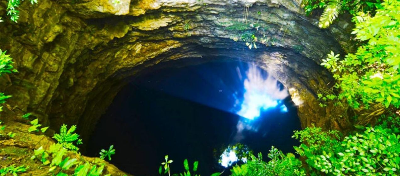 Cenote Pozo Maya - Peten - Ronny Rodriguez.jpg