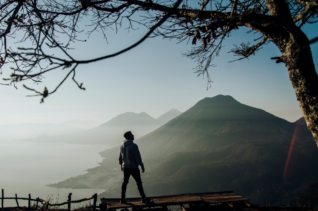 Always looking for the best viewpoints in Guatemala, to change the view from which we see the landscapes in Guatemala, Ideal to get out of the routine and enjoy outdoor places in 2021

## Cerro de la Cruz

One of the best-known viewpoints in Guatemala, it offers one of the most enviable views of Antigua Guatemala, where you can see not only the colossus behind the Antigua city but also the streets which make this city a picturesque destination to visit.

![Cerro de la Cruz.jpg](https://cdn.travelisimo.com/Cerro_de_la_Cruz_2e09bc95dd)
 

## Mirador Diéguez Olaverri

The highest viewpoint in Guatemala, offers not only one of the most incredible views, but also a view of the Huehuetenango roads that make this viewpoint unique. Due to its considerable height, the weather can become a bit cold and cloudy, but always it will be part of the stage.

![Mirador Dieguez Olaverri.jpg](https://cdn.travelisimo.com/Mirador_Dieguez_Olaverri_0598504c3a)

## Cerro el Baul

This viewpoint is one of the largest green areas in Quetzaltenango, with a panoramic view of the entire department and direct contact with nature. You can have picnics and have a nice time outdoors with your family or friends. You can climb this hill from the department of Quetzaltenango either on foot, by car, bicycle or tuk tuk.

![Cerro el Baul.jpg](https://cdn.travelisimo.com/Cerro_el_Baul_77317ddb66)

## Cerro KiaqÁiswaan

It has an impressive view of Lake Atitlán and the town of San Juan La Laguna, Sololá. Ideal for hiking and looking for a different angle to the most beautiful Lake in Guatemala. A view that we must certainly have in 2021.

![cerro kaqasiiwaan - Lago Atitlan.jpg](https://cdn.travelisimo.com/cerro_kaqasiiwaan_Lago_Atitlan_85bf3f9026)

## Yaxha Viewpoint

This viewpoint offers you a deep encounter with nature, since it is located in the remote part of the Petén jungle. It has a great variety of restored temples, palaces, places for ball games and observatories. From the top of Temple 216 you can get a view over the entire site, the jungle and the lake.

![Mirador Yaxha - Mayas.jpg](https://cdn.travelisimo.com/Mirador_Yaxha_Mayas_26d4aaf839)