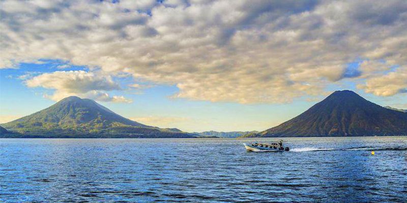 Lago-de-Atitlán-Guatemala.jpg