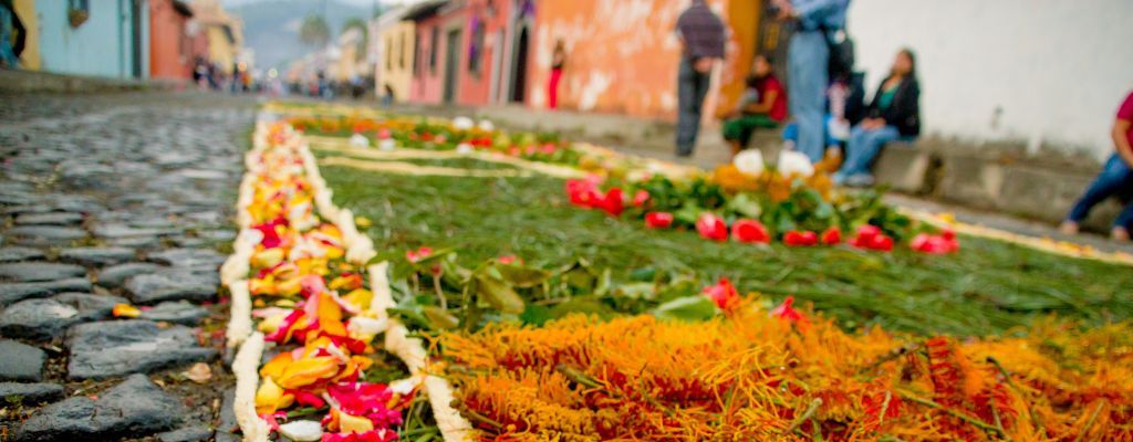 alfombras-aserrin-semana-santa-guatemala.jpg