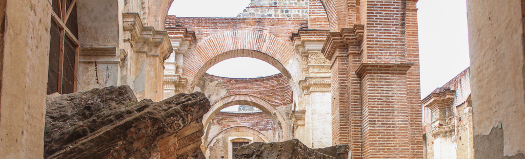 blog-boda-antigua-guatemala-evento-anillos-ruina.png