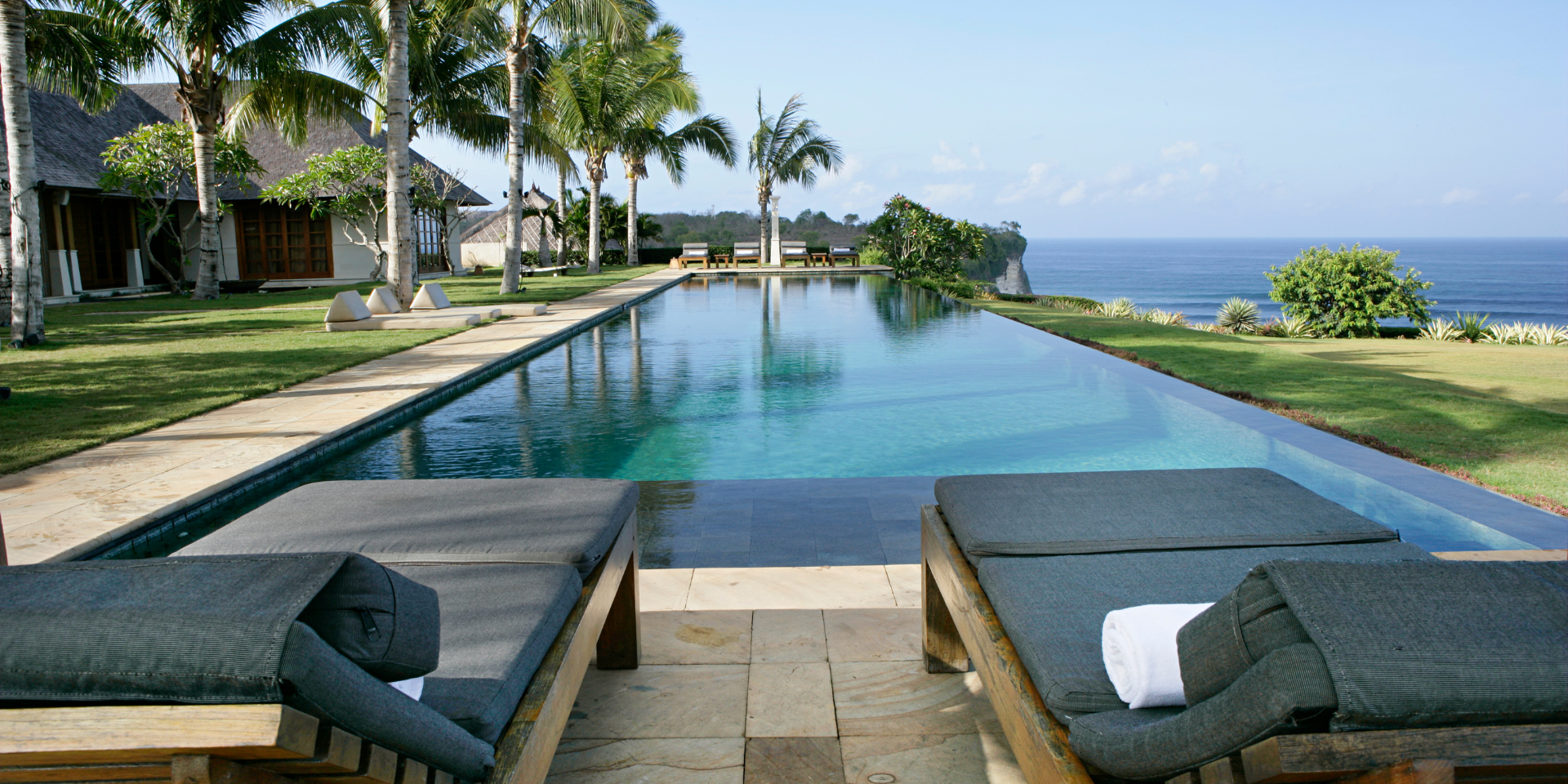 Guatemala is a popular destination for tourists who are looking for an adventure and a cultural experience. The country is home to many different kinds of [hotels and resorts](https://travelisimo.com/guatemala/accommodation/hotels-and-resorts?results=12&capacity=1&adult=1&currency=USD&country=GT&order=1&), this article will provide you with some tips on how to choose the best one.

## Location

Guatemala is a country full of culture, traditions and natural beauty. It has a lot of different hotels and resorts that offer different atmospheres. However, when it comes to choosing the best hotel for your needs, there are some things you should keep in mind. First of all, you should consider the location of the hotel or resort. You can choose between hotels in **Guatemala City** or outside the city in rural areas.

![blog-consejos-hotel-resort-guatemala-lagunas.png](https://cdn.travelisimo.com/blog_consejos_hotel_resort_guatemala_lagunas_142e5df7df)
##### Photograph of a deck in Guatemalas tropical rainforest (Credita: Las Lagunas Boutique Hotel)

---

## Experience

Secondly, you need to decide what type of accommodation you want, do you want an all-inclusive package or just a regular room? Finally, you have to make sure that your hotel has good service and is comfortable. You can check reviews from other travelers to see how people feel about their stay at this particular hotel.

Here are some considerations you should make when **choosing a hotel or resort in Guatemala**:

- Are you looking for an all-inclusive resort?
- Do you want luxury accommodations or something more affordable?
- What kind of location do you want? City, beach, countryside?
- Do you need WiFi access in the room?
- Is there access to transportation nearby?

###### Receive a 10% discount on your reservation at one of the resorts that Travelisimo offers you by using the code **SAVERESORT** on your purchase

![blog-consejos-hotel-resort-guatemala-jaibalito.png](https://cdn.travelisimo.com/blog_consejos_hotel_resort_guatemala_jaibalito_102671ae29)
##### Photograph of people in a hotel pool (Credits: Hotel La Casa del Mundo)

---

## What are the best places to stay?

Choosing a hotel can be difficult because there are so many options. One of the most popular destinations is **Antigua Guatemala**, which has beautiful colonial architecture and offers a variety of activities for visitors.

Another popular destination is **Lake Atitlán**, which offers some of the best hotels and activities that can be found in Guatemala. From canopy to paragliding, there is an option for every type of traveler.

## What should I look for when choosing a hotel?

When choosing a hotel, it's important to consider what you want from your trip as well as your budget. If you're looking for luxury, then you may want to stay at one of the top hotels in the country like [Hotel Casa Santo Domingo](https://travelisimo.com/es/guatemala/alojamiento/casas-vacacionales/antigua-guatemala/casa-santo-domingo?country=GT&) or [El Convento Boutique Hotel Antigua Guatemala](https://travelisimo.com/es/guatemala/alojamiento/hoteles-y-resorts/antigua-guatemala/hotel-el-convento-2?currency=USD&language=es&country=GT&). If you are wondering what you should look for when choosing a hotel, take in count the location, price, and reviews:

- **Location**: the location is important because it can affect how much time you spend in transit and how accessible it is to other tourist attractions.
- **Price**: the price can be an indicator of the quality of service offered by a hotel or resort.
- **Reviews**: reviews from previous guests are also very helpful for making an informed decision about where to stay.

###### Don't forget to use the code **SAVERESORT** on your purchase to get a 10% discount on your reservation at a resort in Guatemala.

![blog-consejos-hotel-resort-guatemala-palopo.png](https://cdn.travelisimo.com/blog_consejos_hotel_resort_guatemala_palopo_e0da69f855)
##### Photograph of the pool of a luxurious hotel in Atitlán (Credits: Casa Palopó)

---

## Plan your visit to Guatemala with Travelisimo

In [Travelisimo](https://travelisimo.com/) you can find personalized customer service to choose your hotel or vacation home, as well as to book the best activities and transportation in town. Are you ready for the best travel experience?
