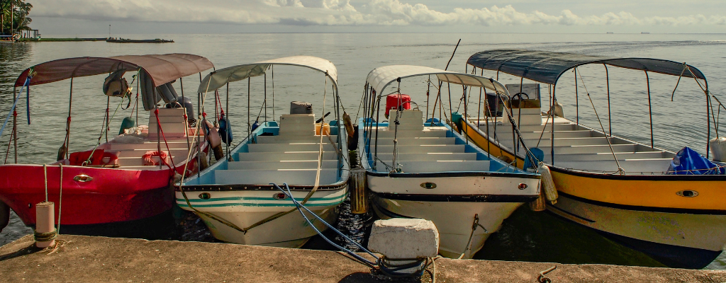 blog-excursiones-guatemala-viaje-barco.png