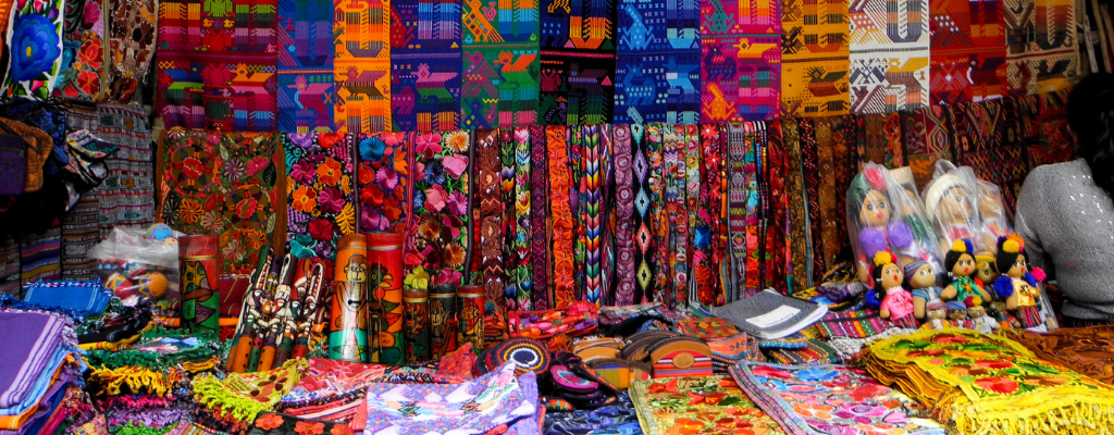 blog-foto-cuerpo-lo-mejor-de-chichicastenango-puesto-ventas.png