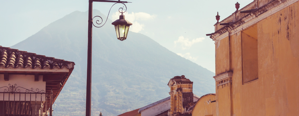 blog-renta-casa-vacacional-antigua-guatemala-volcan.png