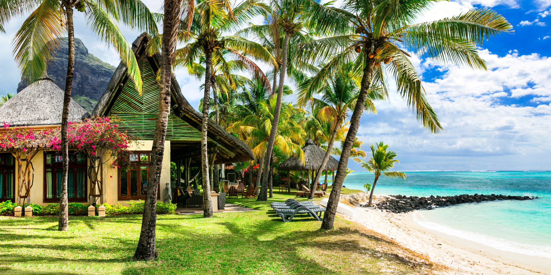 If you are visiting Guatemala soon, you will have more than one option for lodging. In all tourist regions of this country there are options for different types of travelers. Lodging will not be a problem, here are some recommendations.

![foto-cuerpo-blog-casas-vacacionales.png](https://cdn.travelisimo.com/foto_cuerpo_blog_casas_vacacionales_6995a51355)
##### Credits: Photography of vacation homes for families

You will find **accommodation** in hotels or **casas vacacaciones en Guatemala** whether you are traveling alone, with friends or with your family. The accommodations you choose will depend on the activities you plan to do, the number of people you are traveling with and also your budget.

There are excellent options of **vacation houses in Antigua Guatemala**, Lake Atitlan, Monterrico and more. If you still haven't decided if renting a house is your best option, here are some important reasons:

## Advantages of renting vacation homes in Guatemala.

**Economy:** especially if you are traveling in a large group of people and plan a long stay, vacation homes can save you money. Generally, a hotel, although it has many benefits, may be less economical.

Having access to a kitchen with a stove and refrigerator is essential to save money, which is one of the great advantages of having a vacation home. Of course, it is always important to get out and explore the local cuisine.

![photo-body-blog-vacation-homes-economical-advantages.png](https://cdn.travelisimo.com/foto_cuerpo_blog_casas_vacacionales_ventajas_economicas_61610d1a06)
##### Credits: Photo of a family cooking 

---
**More space:** if you don't want to limit your stay to one room, this is a good option. From a large living room, to a garden... it all depends on your choice.

**Comfort and privacy:** the comfort of a house is incomparable. In most cases, you will not have to limit your activity especially with sound and you will be able to relax as if you were at home.

![photo-body-blog-homes-vacation-homes-advantages.png](https://cdn.travelisimo.com/foto_cuerpo_blog_casas_vacacionales_ventajas_f2365377f0)
##### Credits: Photo of a father and son in the pool 

---
## Rent vacation homes with Travelisimo

The sooner you plan your trip, the better. [Travelisimo](https://travelisimo.com/) is an online travel agency where you can find the best vacation home in Guatemala. We provide expert advice and can help you with tour arrangements and everything else you need during your stay.

