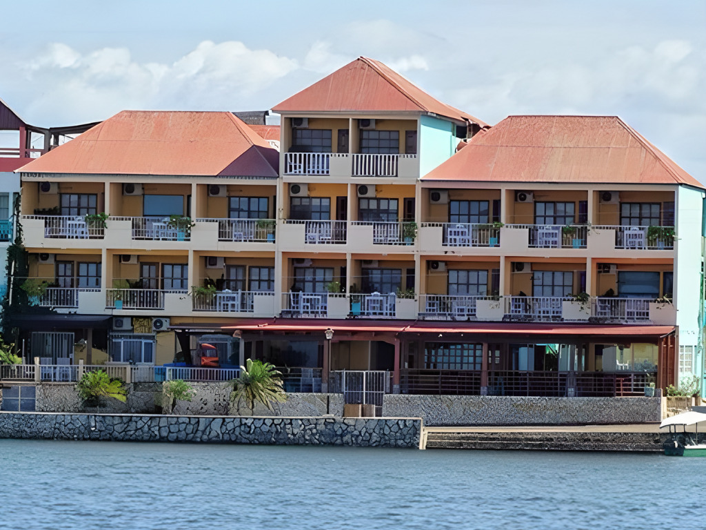 Enjoy one of the best views of the Lake Petén Itza - 1