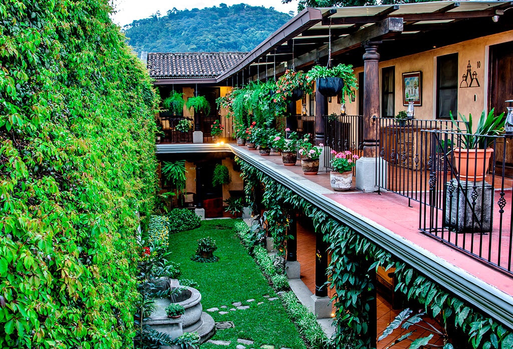 Discover the serenity and charm in the heart of Antigua - 3