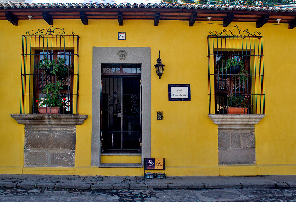 Discover the serenity and charm in the heart of Antigua - 1