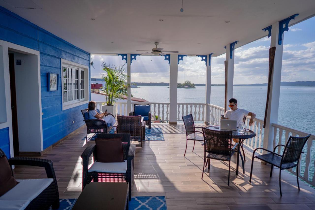 Picturesque hotel overlooking the lake - 4