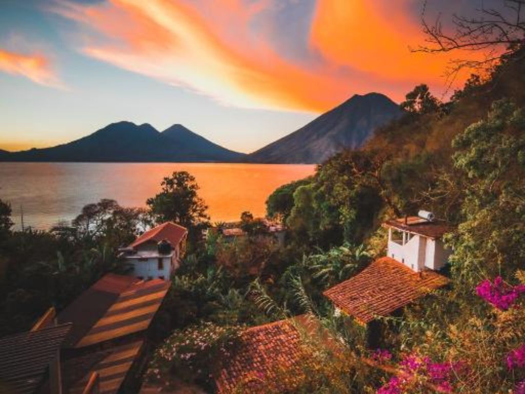 Lush Atitlán Gallery Travelisimo