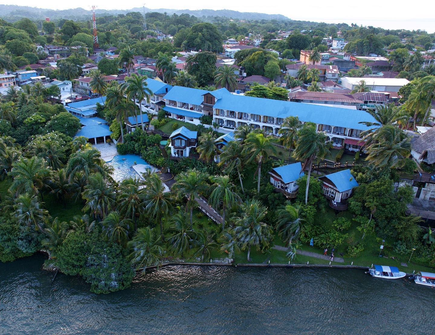Exotic Shelter in Livingston with Views of the River Dulce and Mar. - 3
