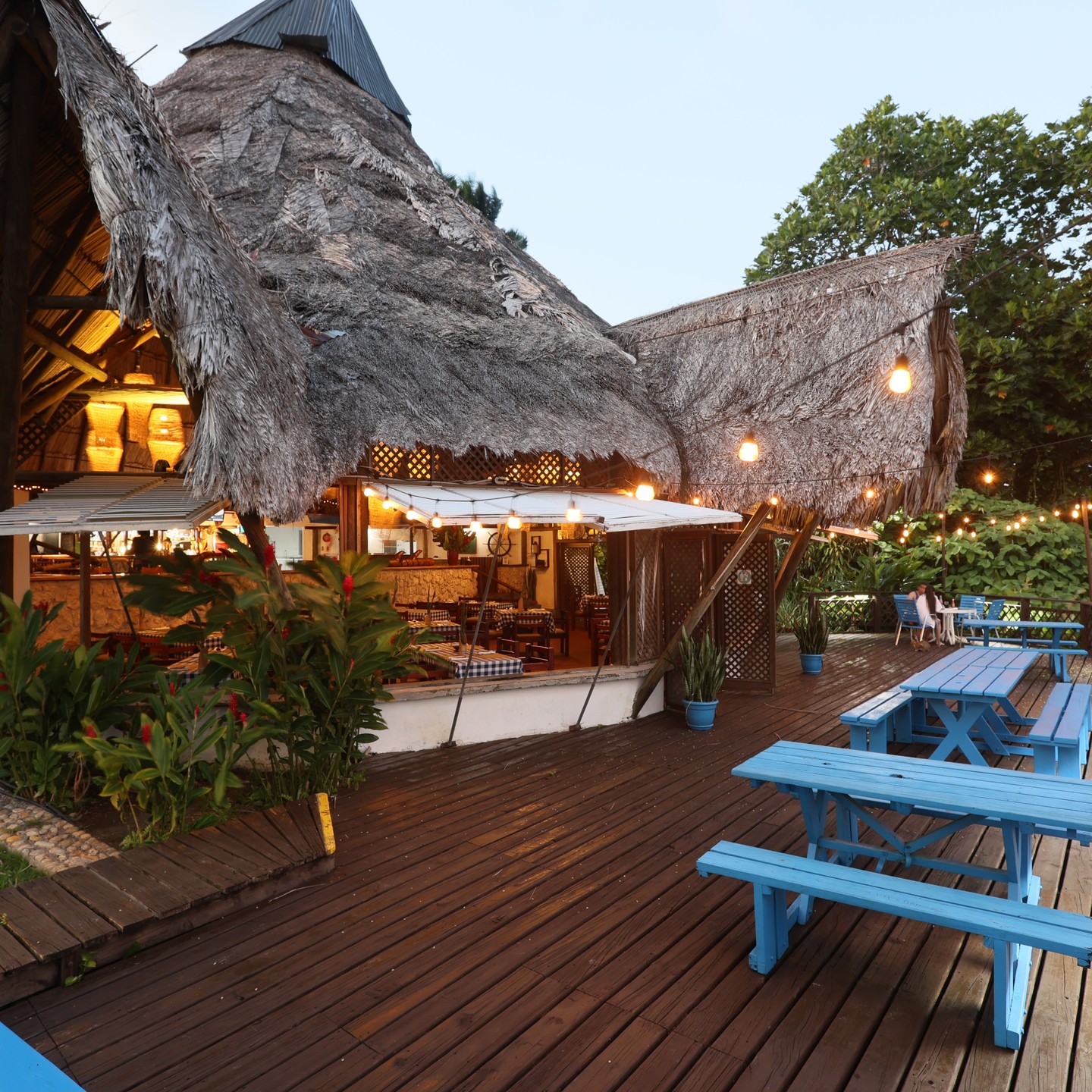 Exotic Shelter in Livingston with Views of the River Dulce and Mar. - 2