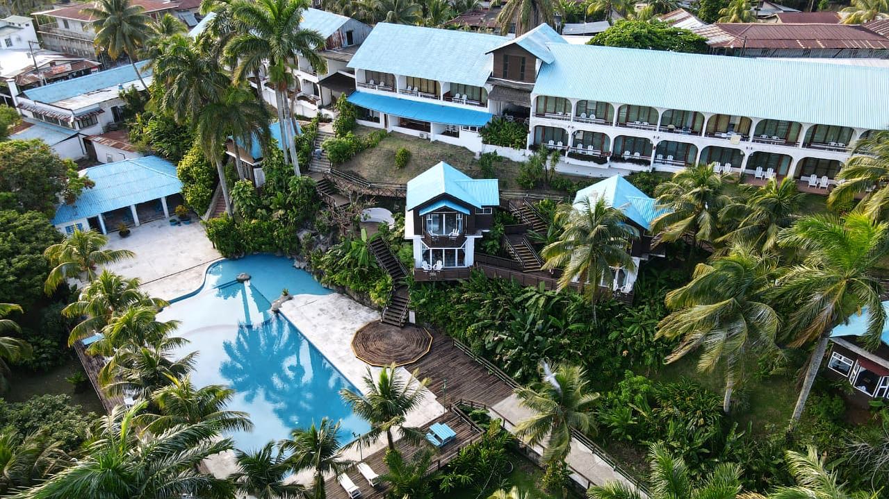 Exotic Shelter in Livingston with Views of the River Dulce and Mar. - 1