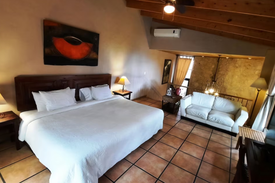 Los Almendros de San Lorenzo | Colonial Boutique - 2