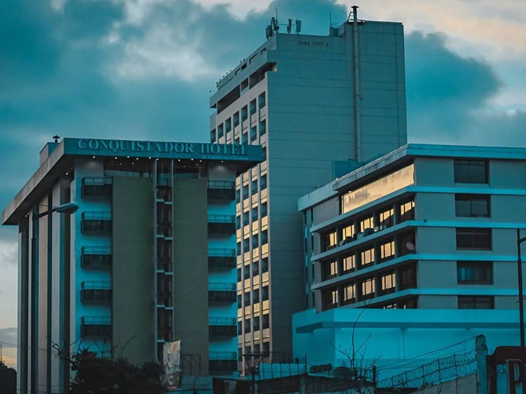 Luxury and Convenience in Guatemala's Financial Center - 1