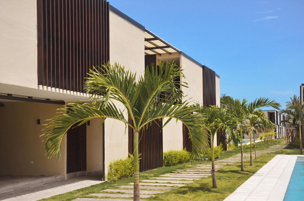 Astra Beach Club & Resort, beachfront luxury - 1