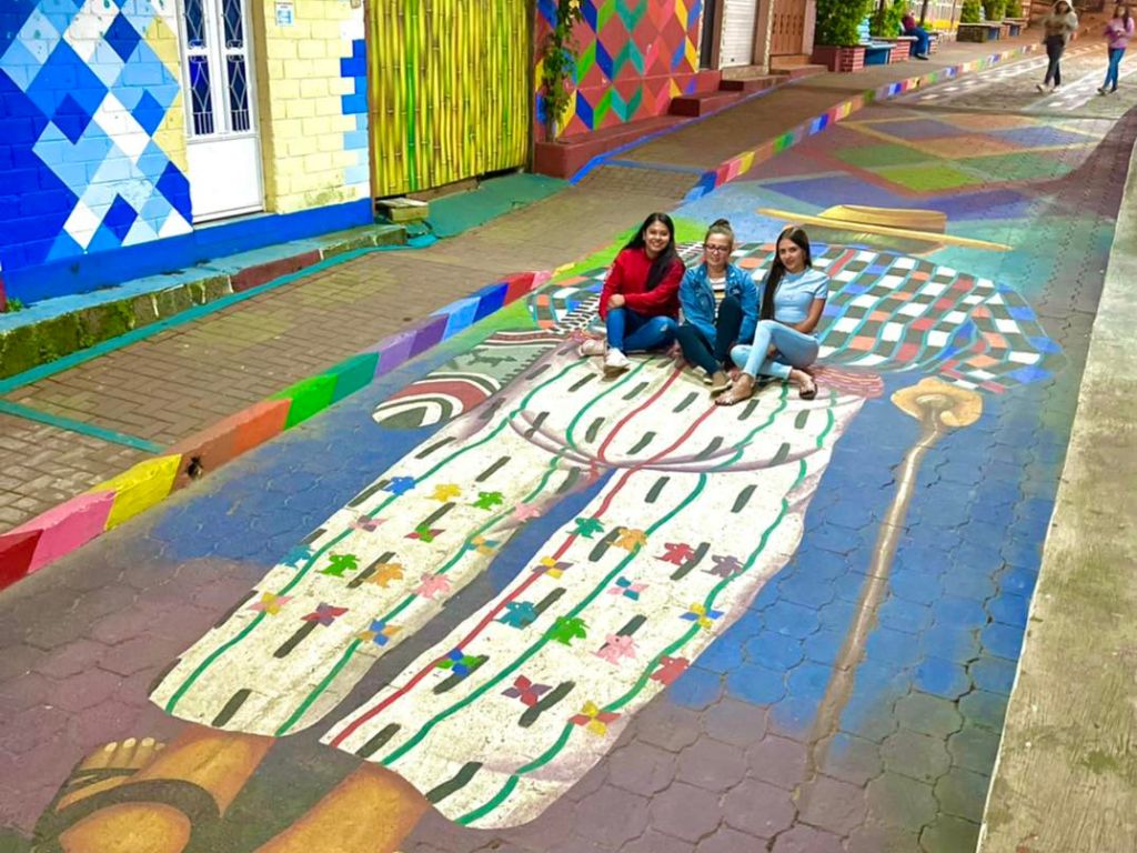 Discover coffee, tradition and crafts San Juan La Laguna - 3