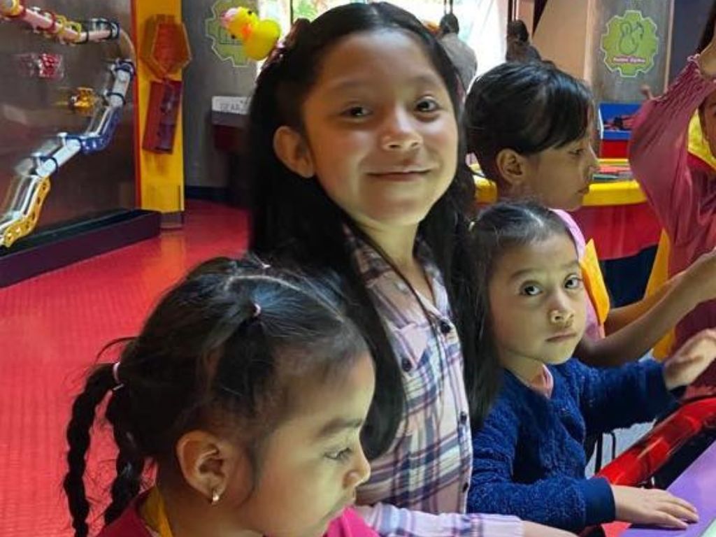 Children's Tour, Children's Museum and La Aurora Zoo - 3