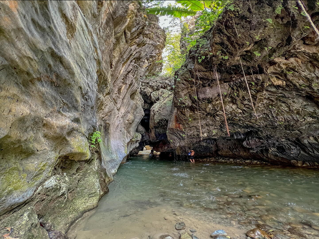 Explore the Natural Adventure Stone Bridge - 4