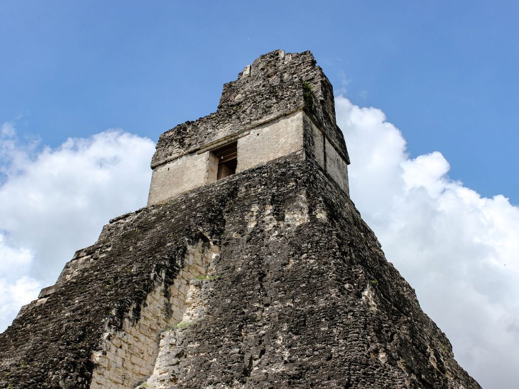 Discover the Mayan culture in Tikal by plane - 4