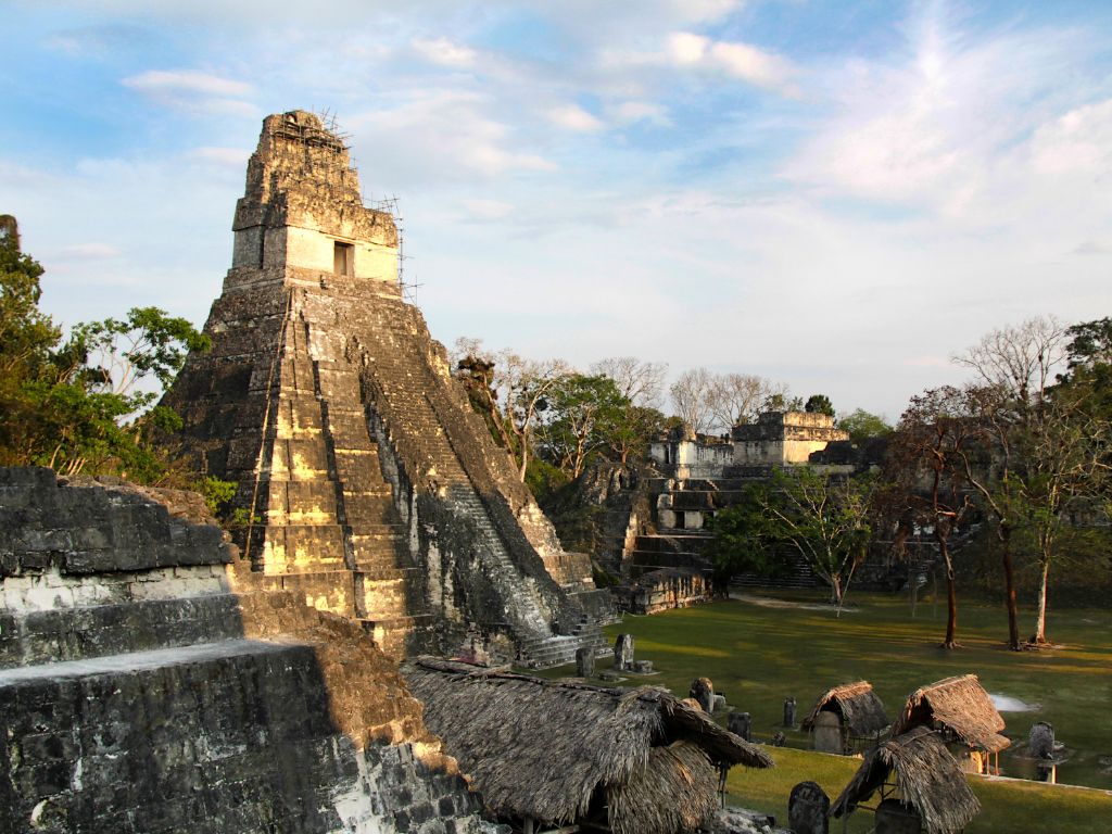Discover the Mayan culture in Tikal by plane - 2