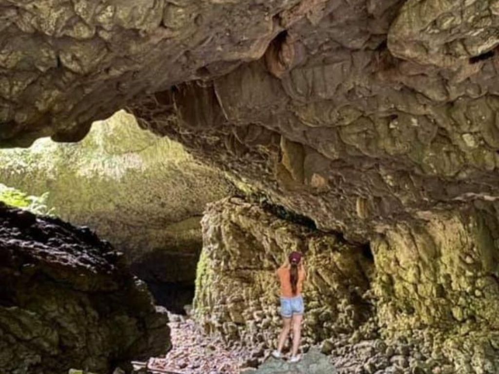 Tour Cave of the Tiger and Livingston, Mayan Culture and Nature - 1