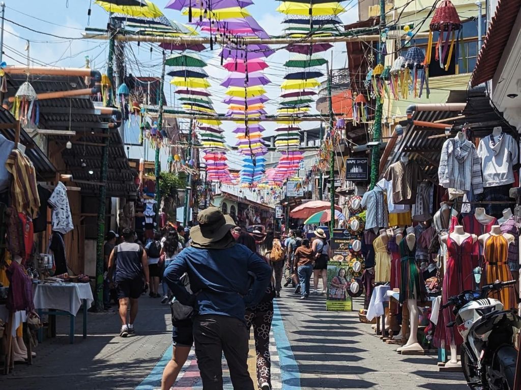 Explore 3 magical towns on Lake Atitlán by boat - 2