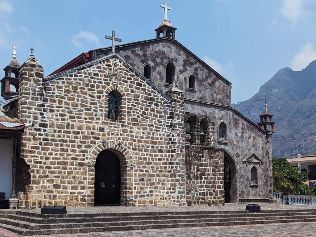 Explore 3 magical towns on Lake Atitlán by boat - 3