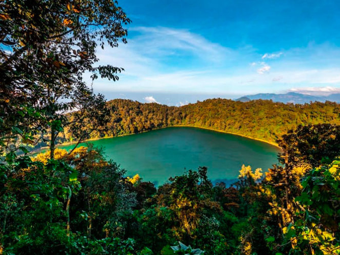 Discover Mayan spirituality and natural beauty - 1