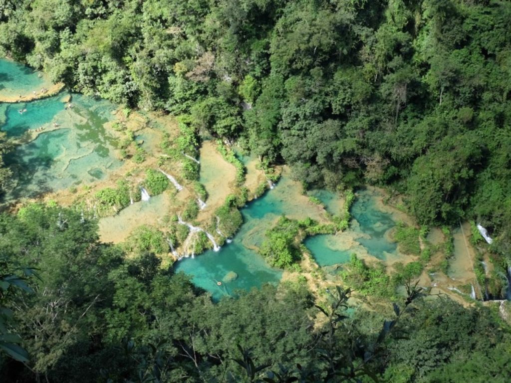 Enjoy this natural paradise on a helicopter ride - 4