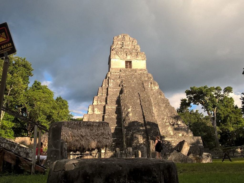 Dawn Tour in Temple IV of Tikal and Archaeological Tour - 2