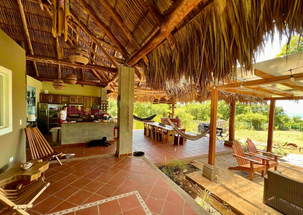 Beachfront House in Punta Mango - 3