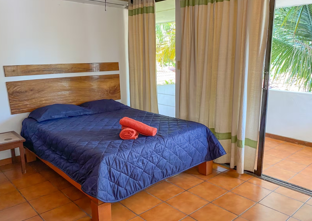 Relax in a spacious house with a private pool. - 3