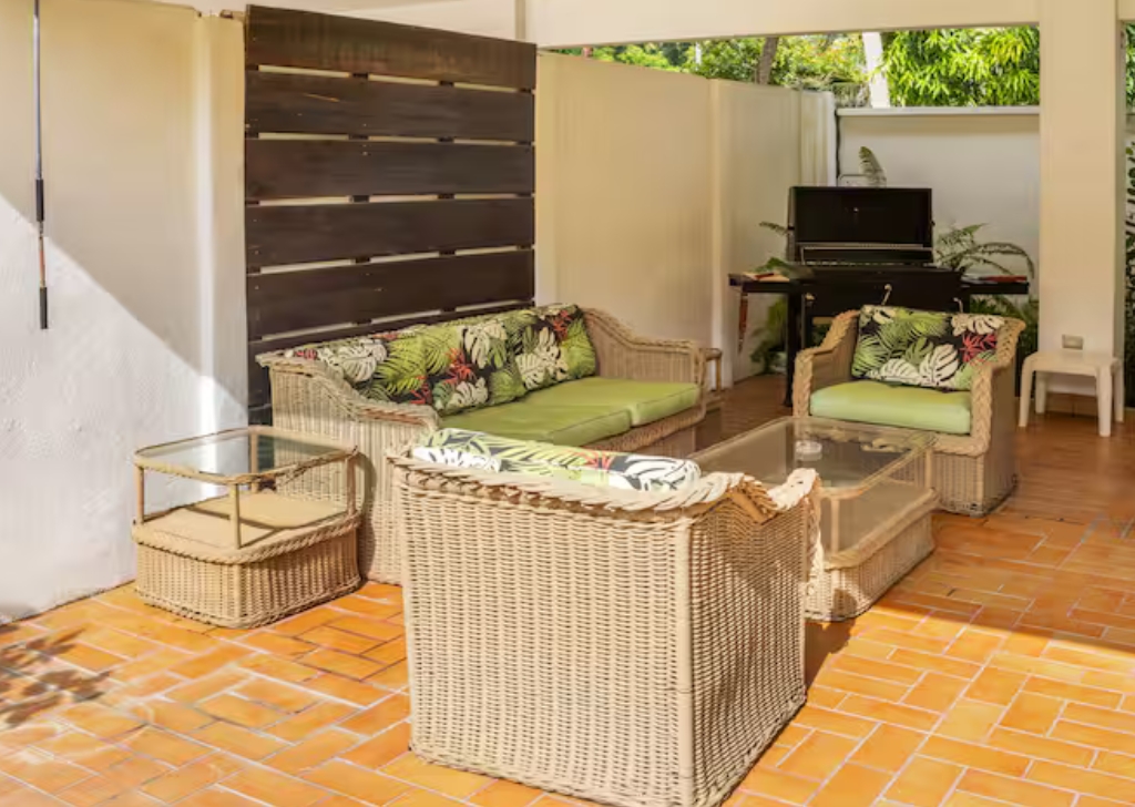 Relax in a spacious house with a private pool. - 4