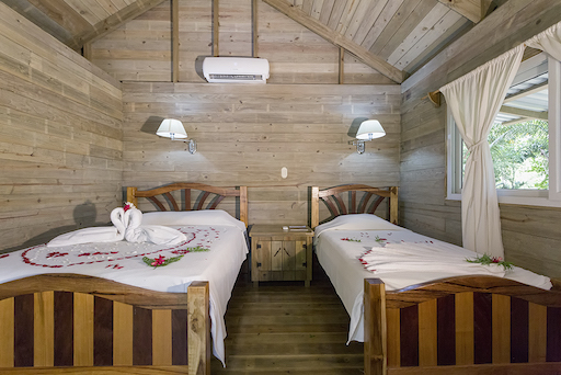 Eco-friendly cottages by the river in Rio Dulce with Pool - 4