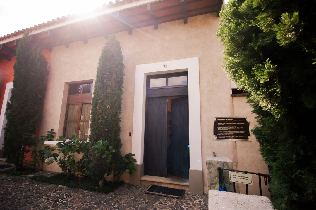 Colonial villa with beautiful garden - 2