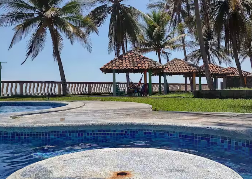 Cozy Beach House near Surf City 2 - 1