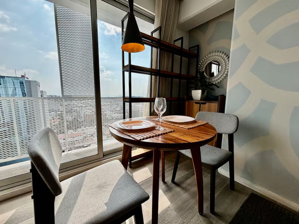 Espacio Moderno con Vistas Increíbles y Amenidades de Lujo - 4
