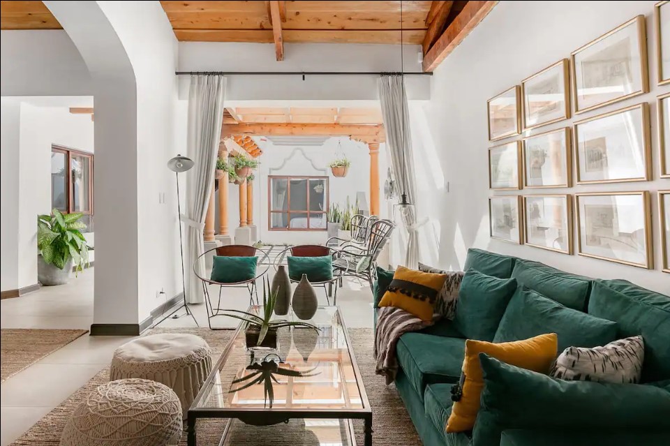 Modern, open home with terrace & jacuzzi - 1