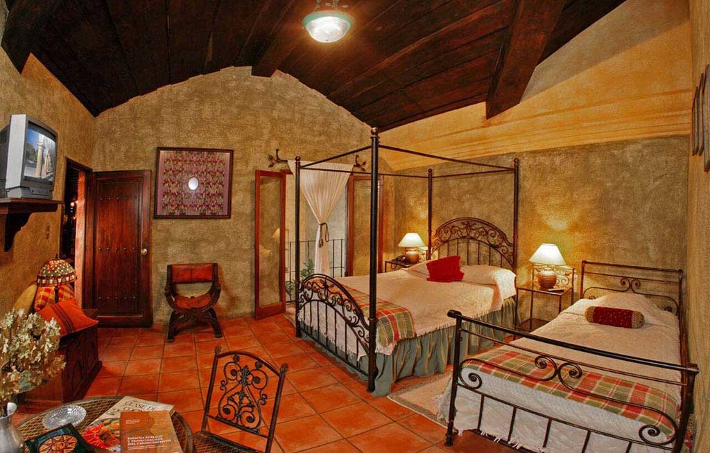 Boutique hotel rental complete with pool and staff - 3