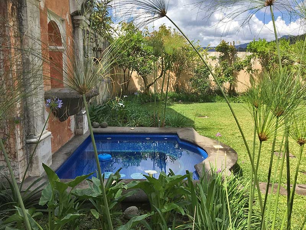 Colonial vacation home with large yard - 2