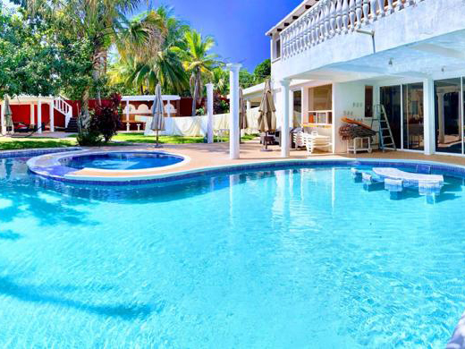 Cozy oasis on the beach - 2