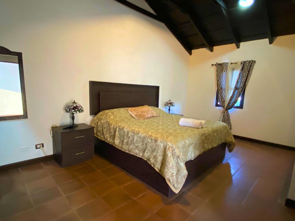 Colonial house with jacuzzi in the center of Antigua Guatemala - 4