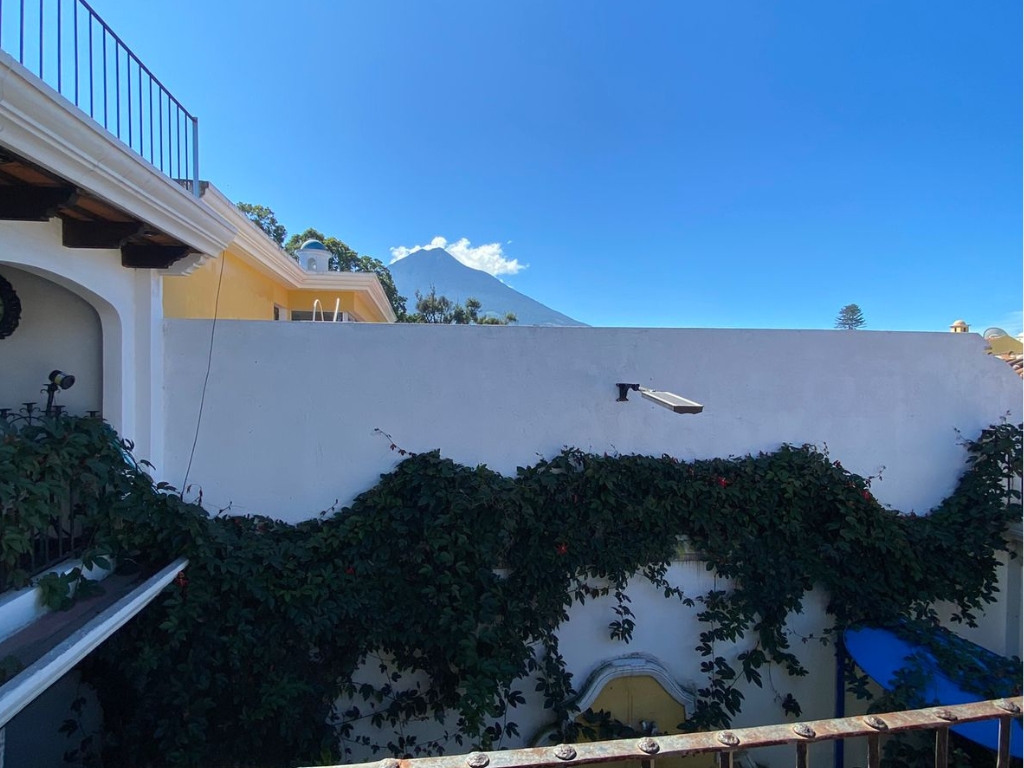 Colonial house with jacuzzi in the center of Antigua Guatemala - 2