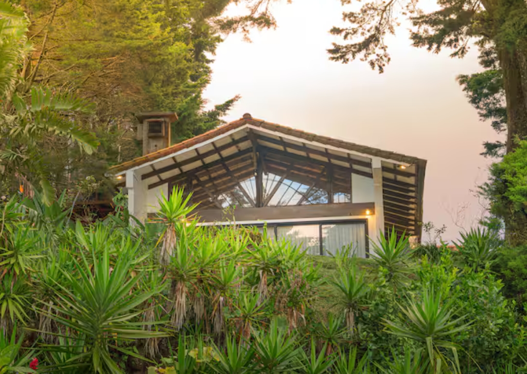 Mountain refuge with panoramic views - 3