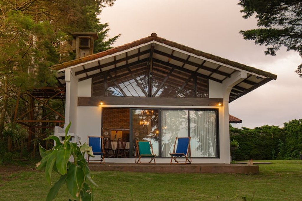 Mountain refuge with panoramic views - 1