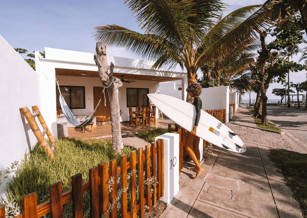 Surf, Sun and Pool in Villas Facing the Pacific - 1