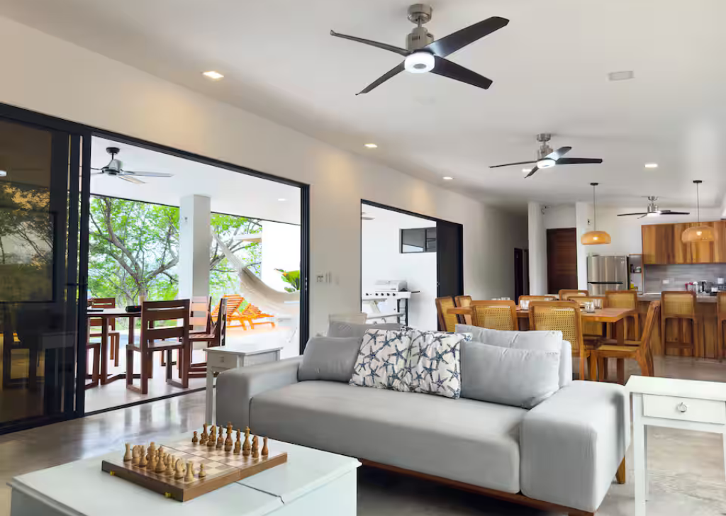 Modern beachfront villa overlooking Sunzal - 1